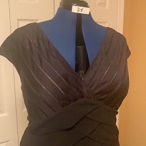 22W BEAUTIFUL LITTLE BLACK DRESS!!’